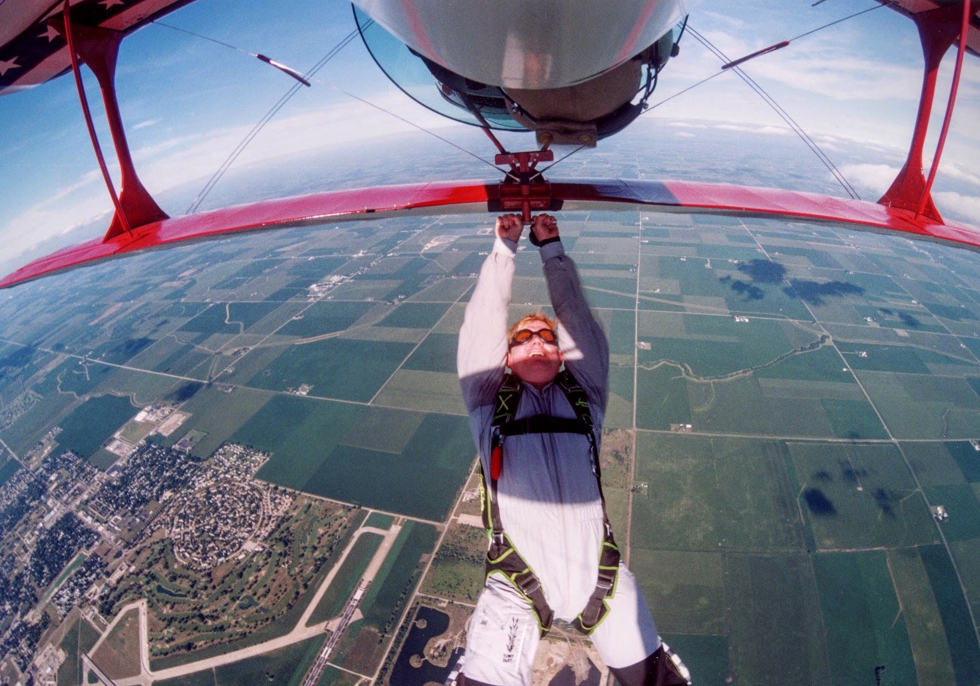 Inverted biplane skydive